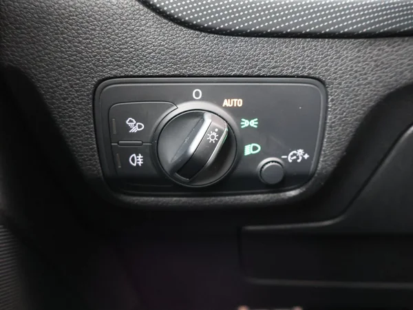 Audi SQ2 (2024) — foto 18 van 29