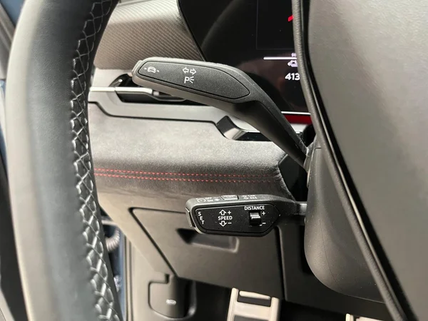 AUDI Q6 e-tron (2025) — foto 6 van 24