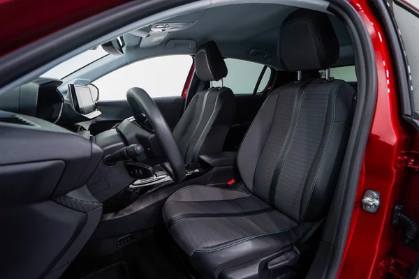Peugeot E-208 (2022) — foto 4 van 99