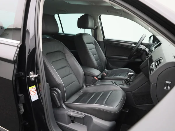 Volkswagen Tiguan (2021) — foto 31 van 41