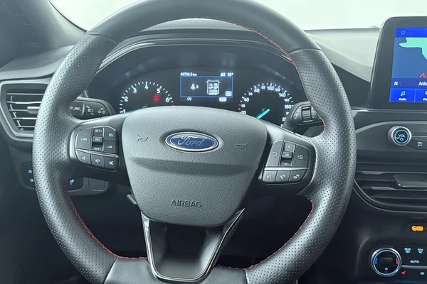 Ford Focus (2021) — foto 2 van 16