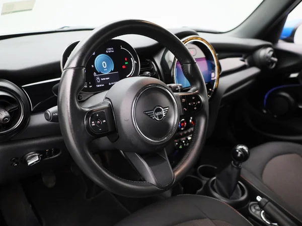 MINI One (2022) — foto 31 van 31