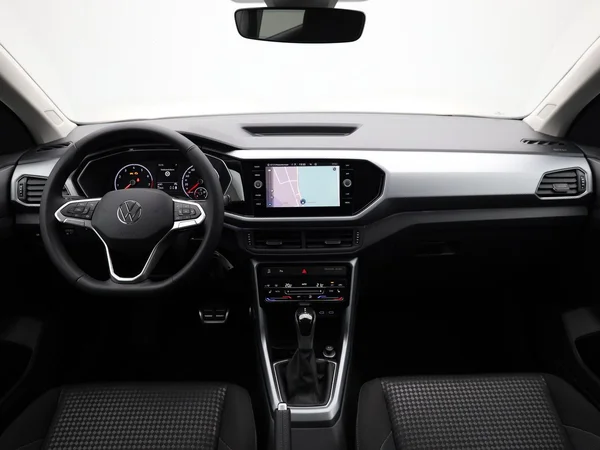 VOLKSWAGEN T-Cross (2022) — foto 18 van 19