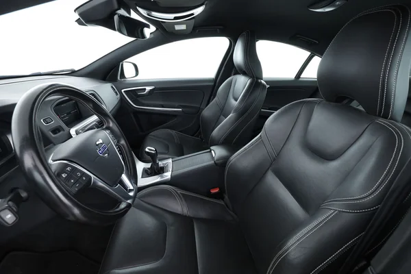 Volvo S60 (2018) — foto 16 van 16
