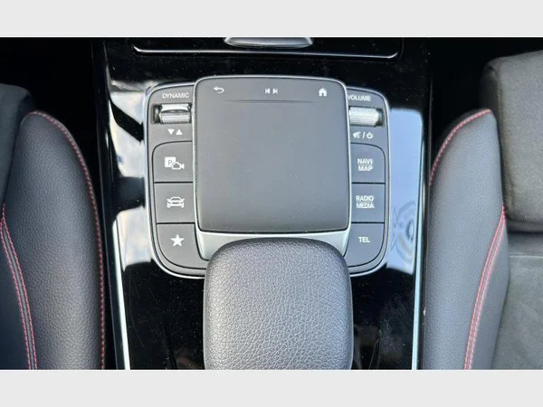 Mercedes-Benz CLA 180 (2021) — foto 27 van 33
