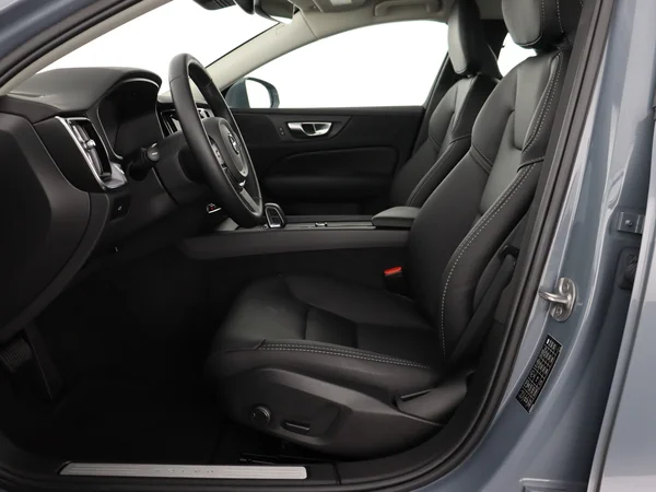 VOLVO S60 (2024) — foto 2 van 28