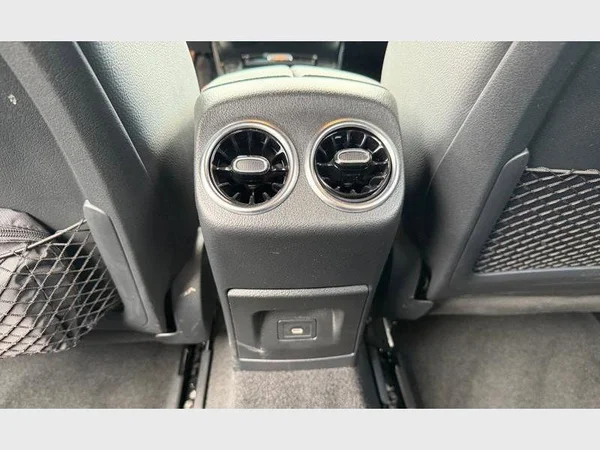 Mercedes-Benz A 180 (2023) — foto 24 van 31