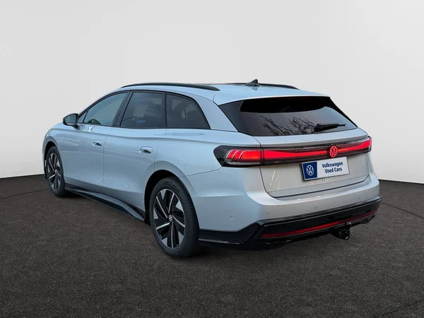 VOLKSWAGEN ID.7 Tourer (2025) — foto 17 van 23