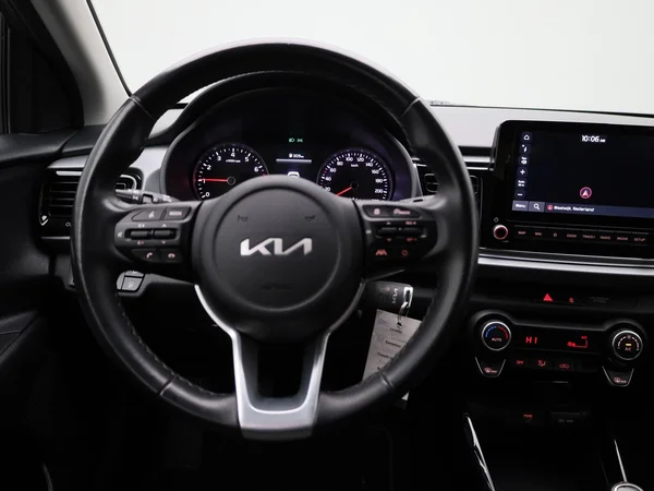 Kia Rio (2023) — foto 35 van 37