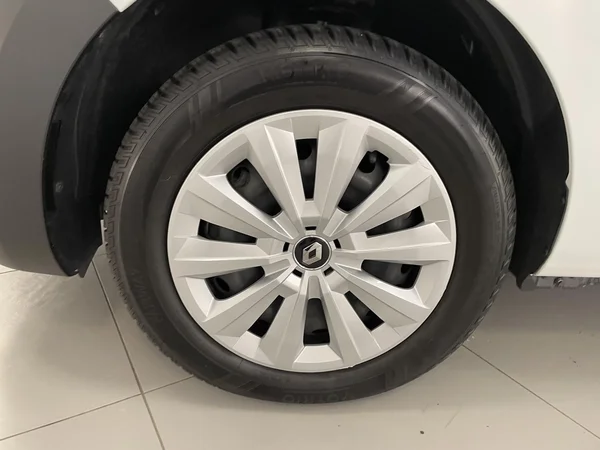 Renault Express (2023) — foto 2 van 19