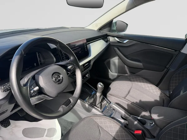 SKODA Kamiq (2022) — foto 5 van 22