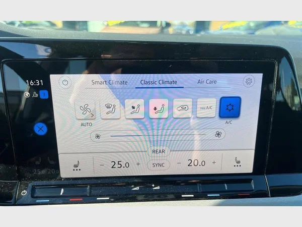 Volkswagen Golf VIII (2021) — foto 15 van 25