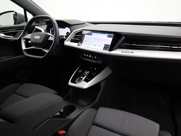 AUDI Q4 e-tron (2025) — foto 18 van 24