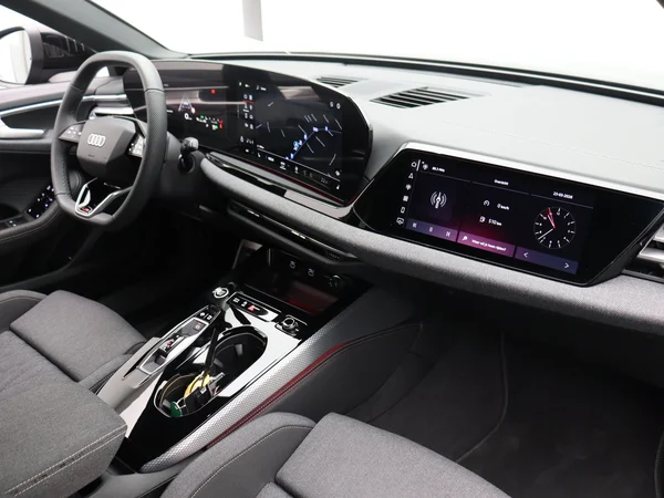 AUDI A5 Avant (2025) — foto 2 van 17