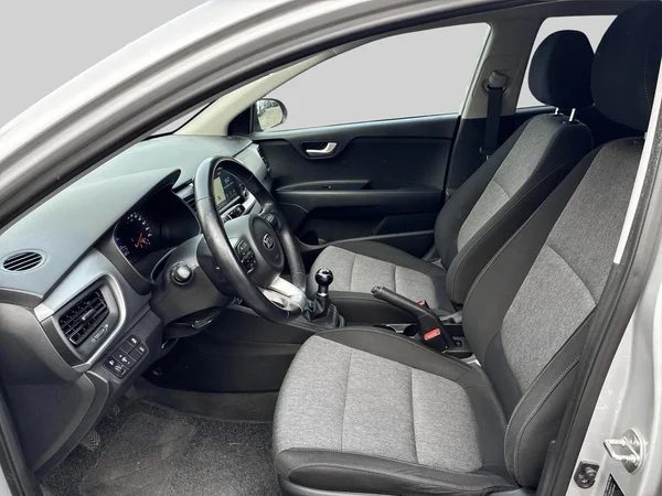 Kia Stonic (2018) — foto 15 van 16