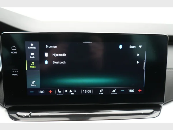 SKODA Octavia Combi (2023) — foto 14 van 30