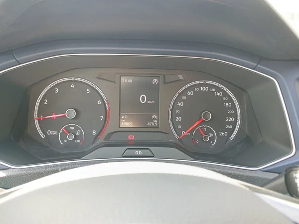 VOLKSWAGEN T-Roc (2021) — foto 17 van 18