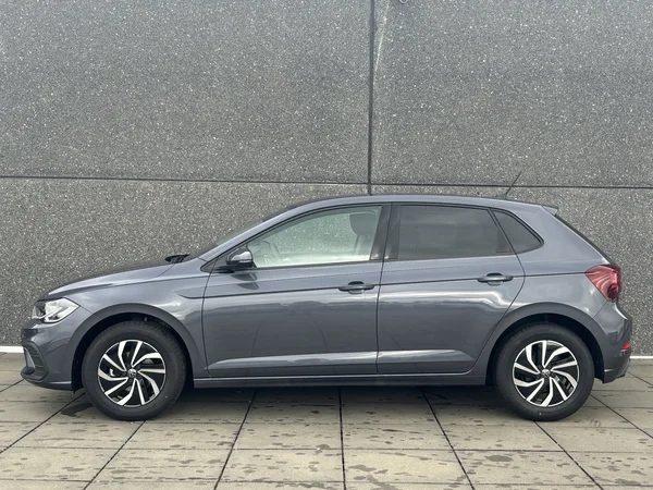 VOLKSWAGEN Polo (2024) — foto 8 van 15