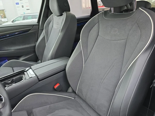 VOLKSWAGEN ID.7 Tourer (2025) — foto 16 van 18