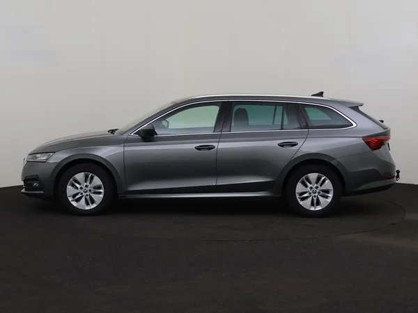 SKODA Octavia (2024) — foto 12 van 31