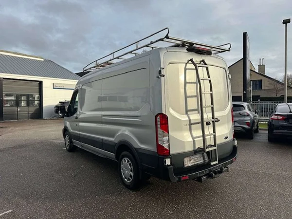 Ford Transit (2020) — foto 9 van 15