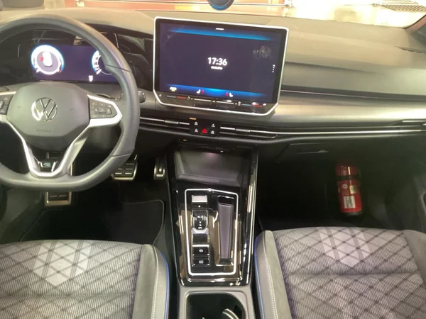 VOLKSWAGEN Golf VIII (2025) — foto 3 van 22