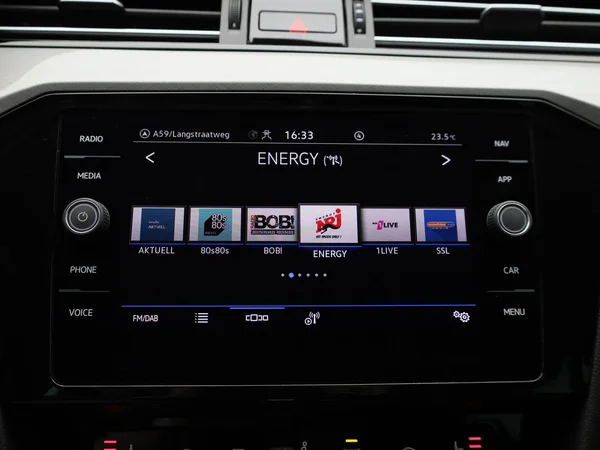 Volkswagen Passat (2023) — foto 7 van 42
