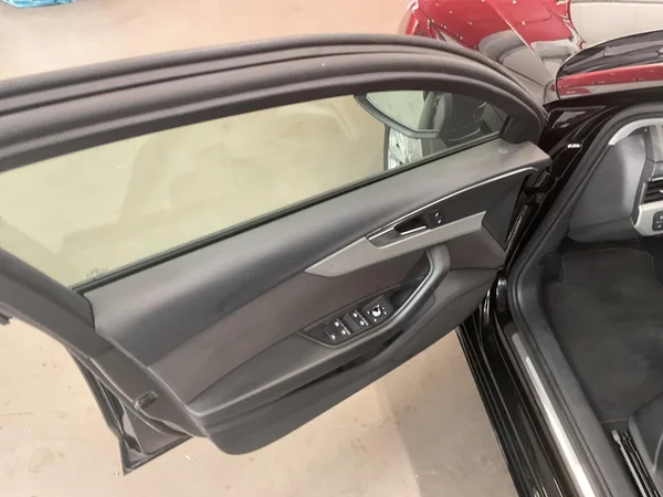 AUDI A4 SW (2023) — foto 7 van 21