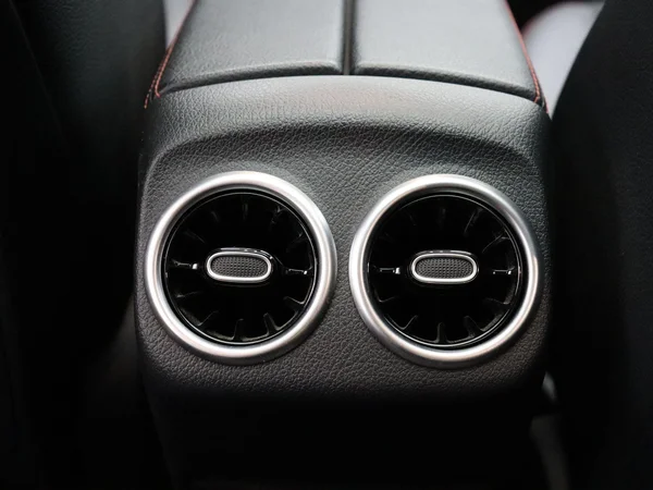 Mercedes-Benz CLA (2024) — foto 10 van 27