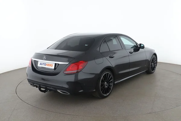 Mercedes-Benz C-Klasse (2021) — foto 12 van 16