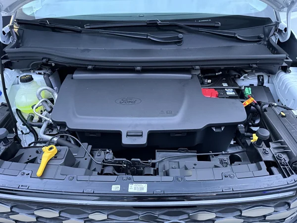 Ford Transit Courier (2025) — foto 25 van 35