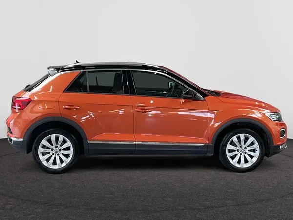 VOLKSWAGEN T-Roc (2019) — foto 18 van 21