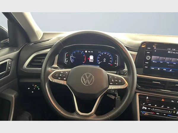 Volkswagen T-Roc (2022) — foto 3 van 15