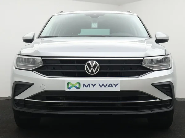 VOLKSWAGEN Tiguan (2022) — foto 17 van 24