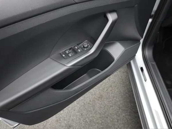 VOLKSWAGEN T-Cross (2022) — foto 9 van 18