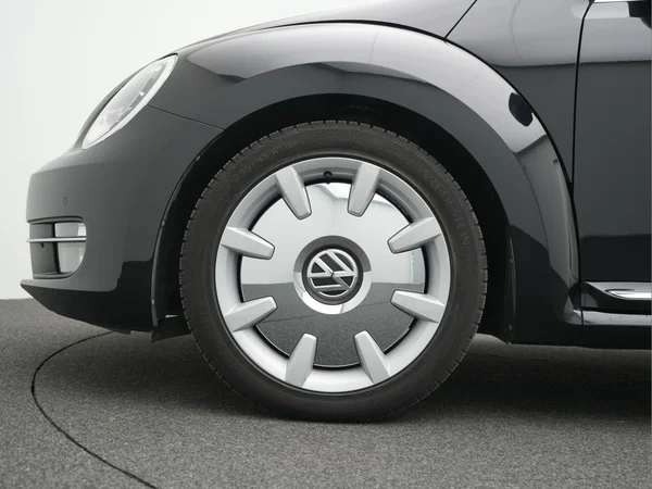 VOLKSWAGEN Beetle Cabriolet (2015) — foto 2 van 39