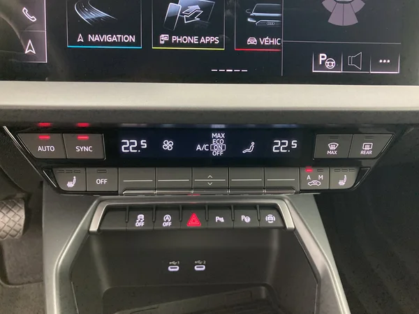 AUDI A3 Sportback (2024) — foto 11 van 36
