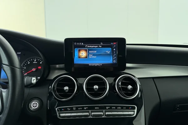 Mercedes-Benz C-Class SW (S205) (2018) — foto 3 van 20