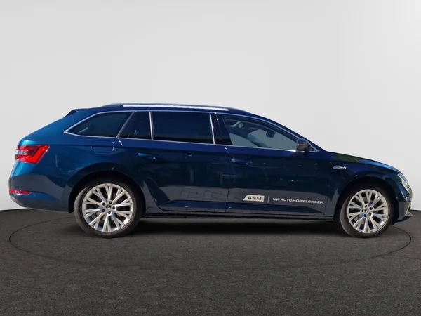 SKODA Superb Combi (2024) — foto 17 van 21