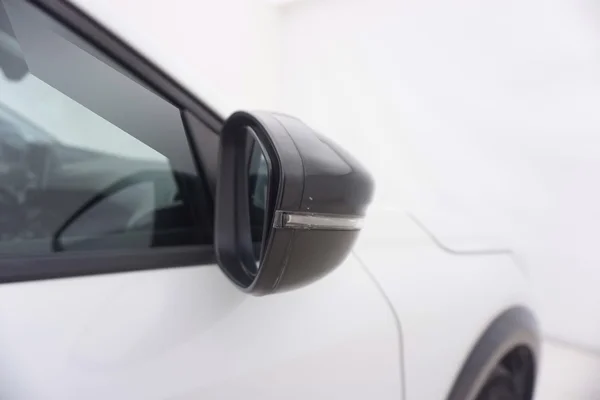 Peugeot E-208 (2022) — foto 24 van 30