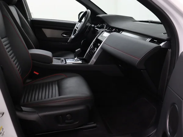 Land Rover Discovery Sport (2023) — foto 3 van 30