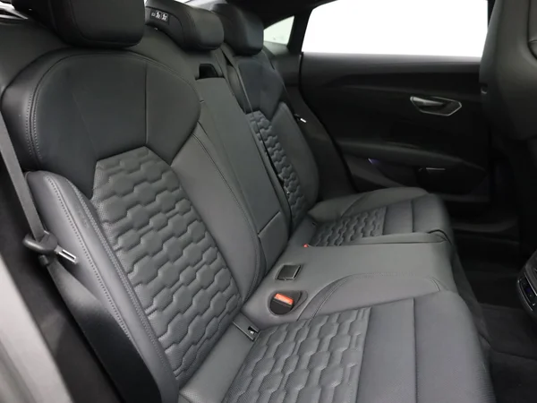 AUDI RS e-tron GT (2025) — foto 17 van 29