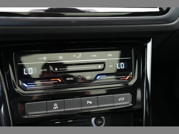 VOLKSWAGEN Touran (2023) — foto 15 van 30