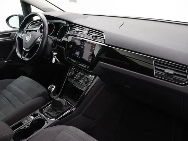 VOLKSWAGEN Touran Dsl (2021) — foto 26 van 30