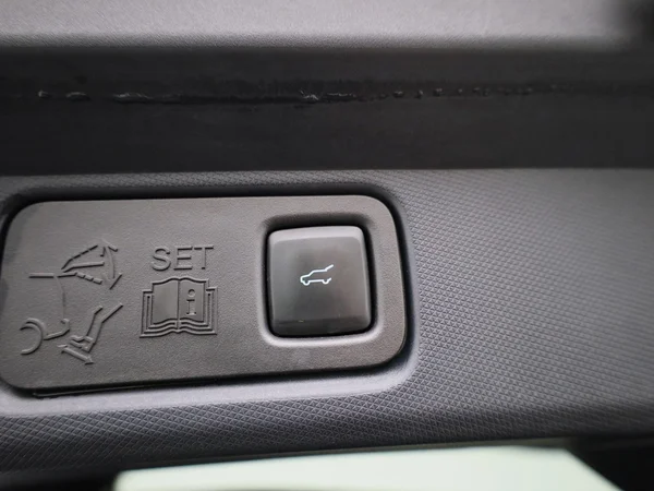 Ford Mustang Mach-E (2021) — foto 7 van 52