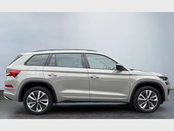Skoda Kodiaq (2023) — foto 25 van 27