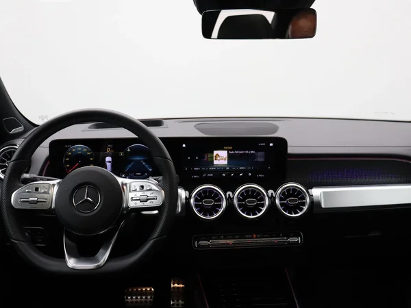 Mercedes-Benz EQB (2023) — foto 14 van 29
