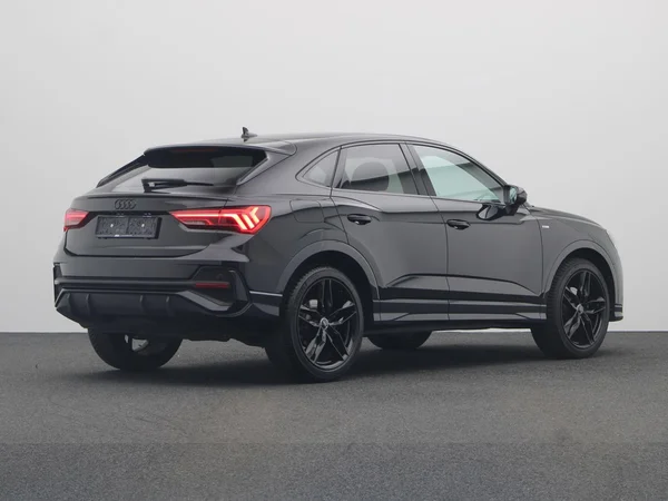 AUDI Q3 Sportback (2025) — foto 12 van 22