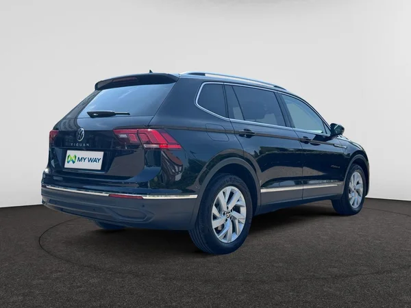 VOLKSWAGEN Tiguan Allspace (2023) — foto 12 van 21