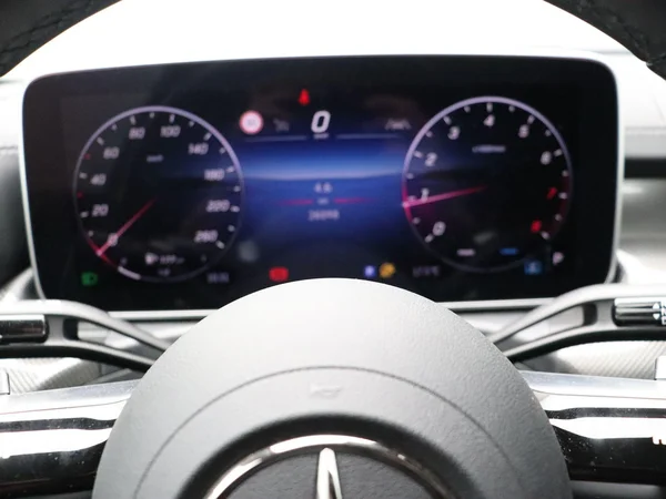 Mercedes-Benz C-Klasse (2024) — foto 6 van 31